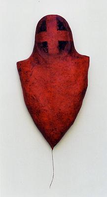 Beichtkissen VI.jpg - Beichtkissen VI, 1999, Papier, Metallgitter, Stoff, Tusche, 58 x 27 x 8 cm